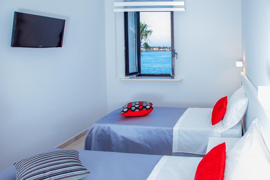 פורטו צ'זראו Acquamarina B&B מראה חיצוני תמונה